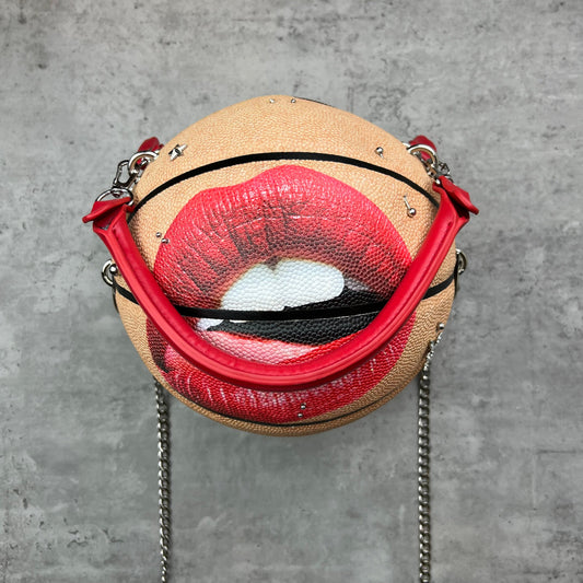 Kiss Me-0